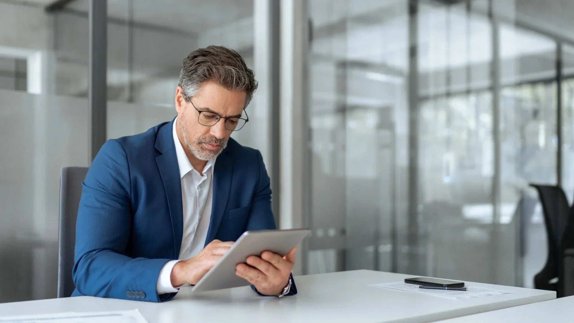 benefits of partnering with an advertising coach is the flexibility to learn and implement strategies at your own pace